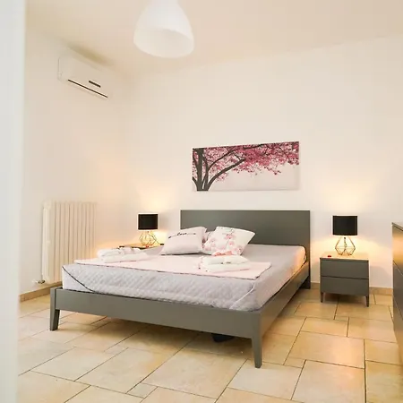Casa Vitula Tradizione Ed Eleganza Alloggio Turistico